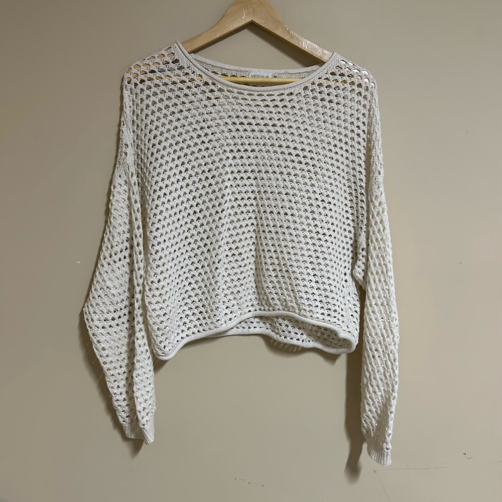 Vestique off white top